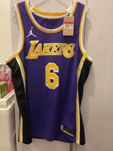 Los Angeles Lakers | Camiseta Statement 22/23 photo review