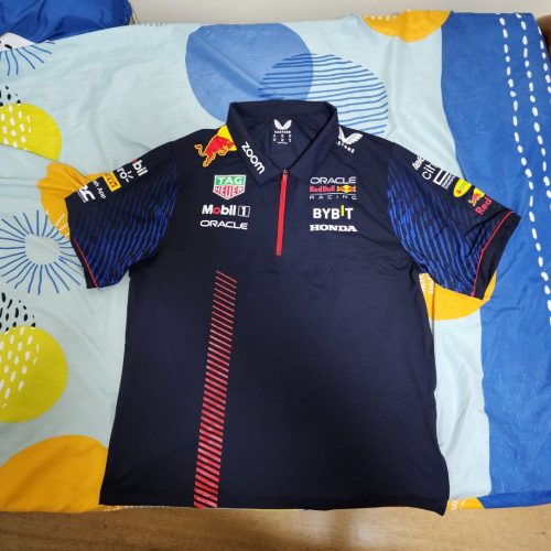 Polo del equipo Oracle Red Bull Racing 2023 photo review